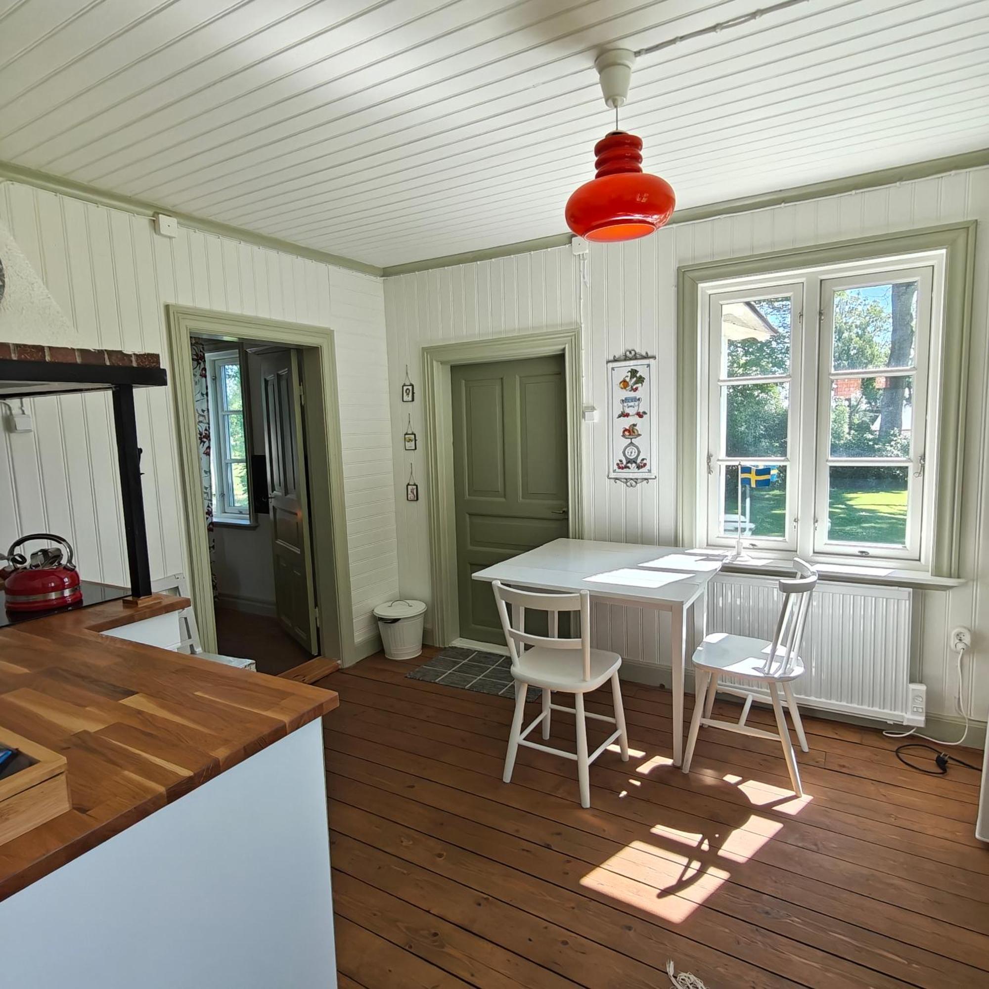 Lilla Backen Villa Hjo Exterior foto